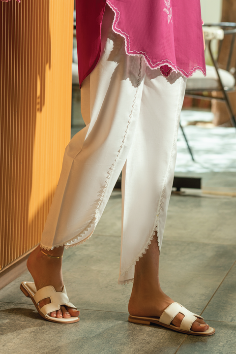 WHITE PANTS