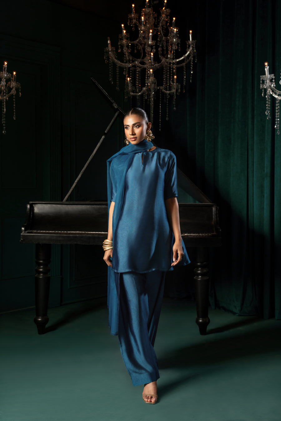 Alara - with Farshi Shalwar